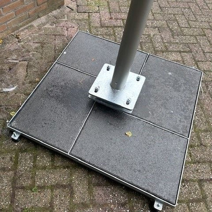 AlarmsysteemExpert.nl Cameramast verplaatsbaar aluminium 3 meter Ø 90mm met tegelframe
