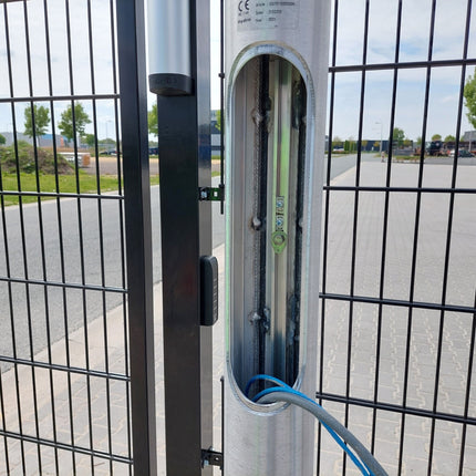 AlarmsysteemExpert.nl Vaste cameramast 5 meter verjongd met inspectieluik