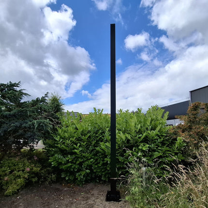 AlarmsysteemExpert.nl Vierkante cameramast met kantelanker 4 meter Zwart